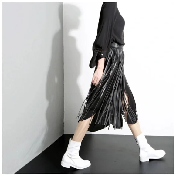 Black Long Fringe Vegan Leather Adjustable Belt - Picture 4 of 6